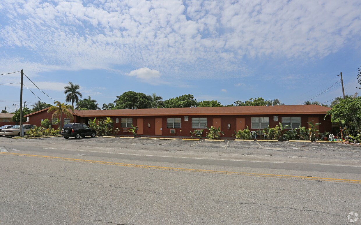 Building Photo - 500 NE 16th St
