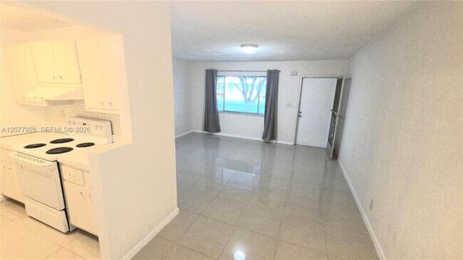 Building Photo - 2170 NE 51st Ct
