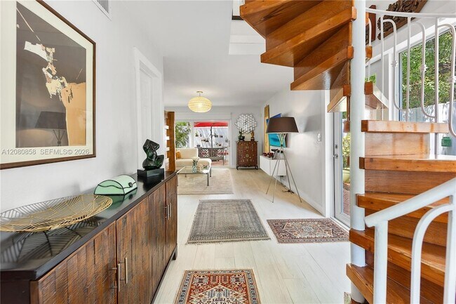 Foto del edificio - 2660 Bird Ave