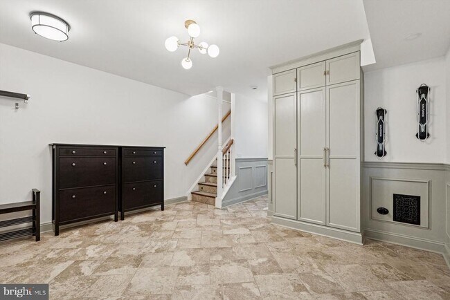 Foto del edificio - 284 Parker Ave