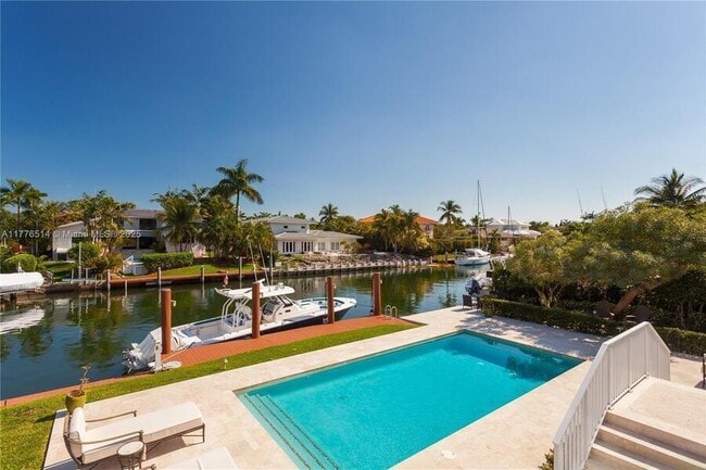 Foto del edificio - 6831 Sunrise Ct