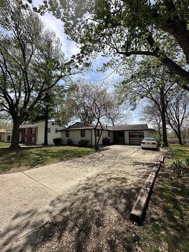 2437 Vaughn Dr, Manhattan, KS 66502 - House Rental in Manhattan, KS ...