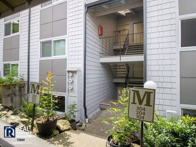 Foto del edificio - 2020 Grant Ave S