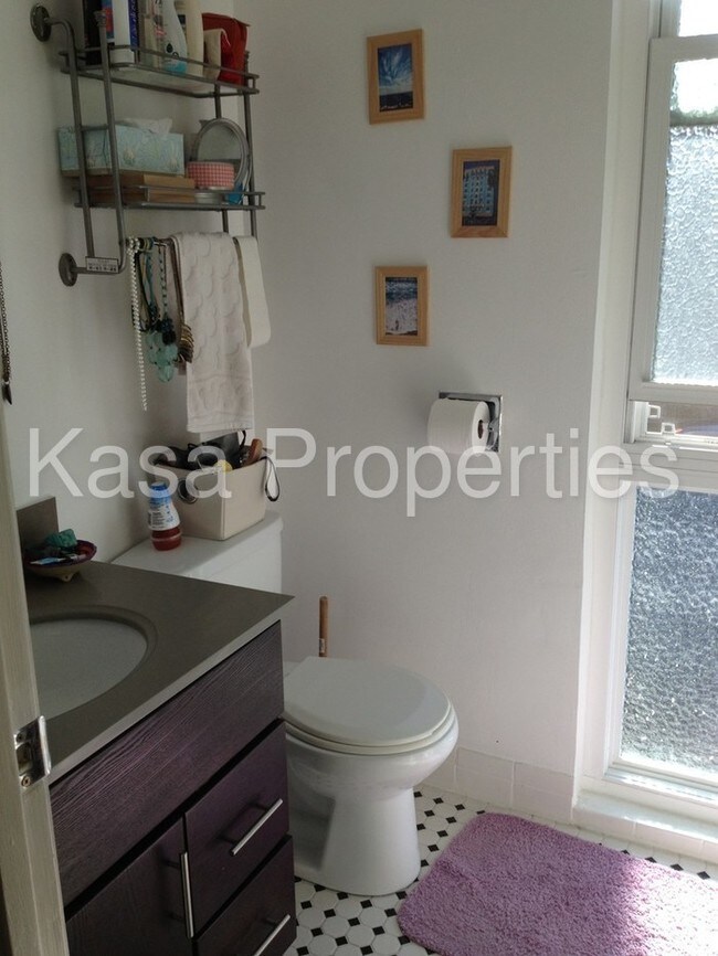 Foto del edificio - Unique 2 Bedroom AVL 12/1