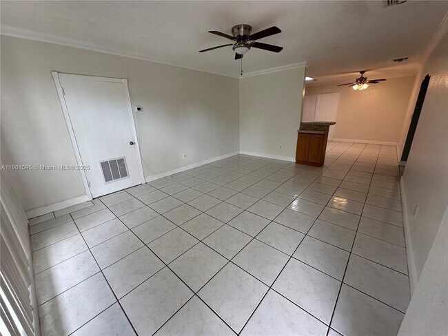 Foto del edificio - 1770 NE 148th St