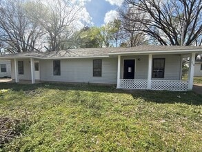 Building Photo - 319 N Bond Ave