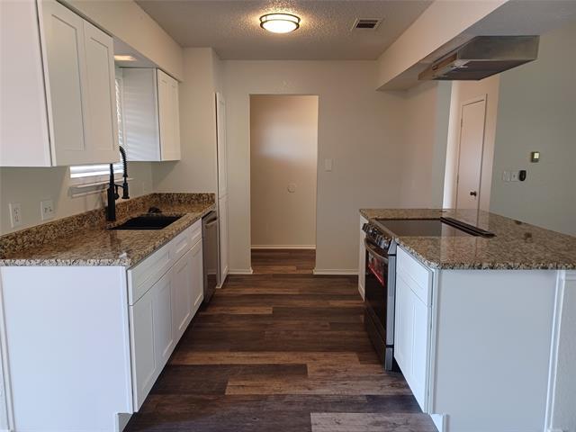 Building Photo - 733 Somerset Ct