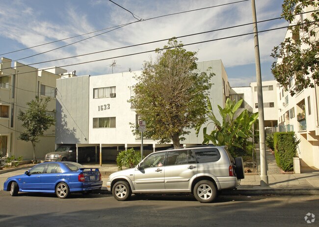 Building Photo - 1633 N Poinsettia Pl