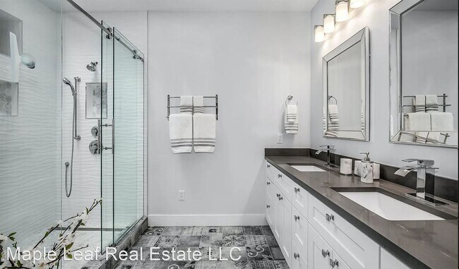 Building Photo - 3 br, 3.5 bath House - 17247 SE 54th Pl