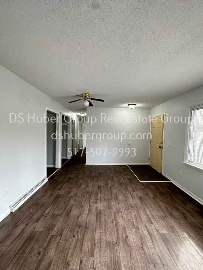 Foto del edificio - 4711 Bristol Lansing, MI48910