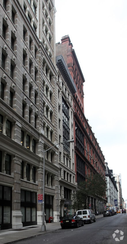 Primary Photo - 40-42 E 19th St