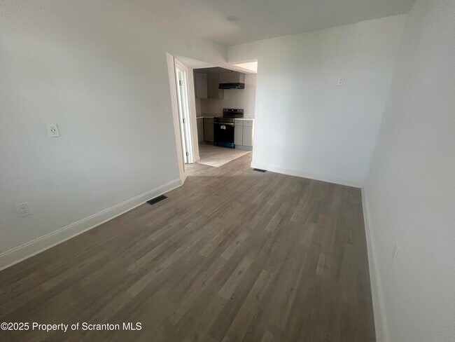 Foto del edificio - 1344 N Washington Ave