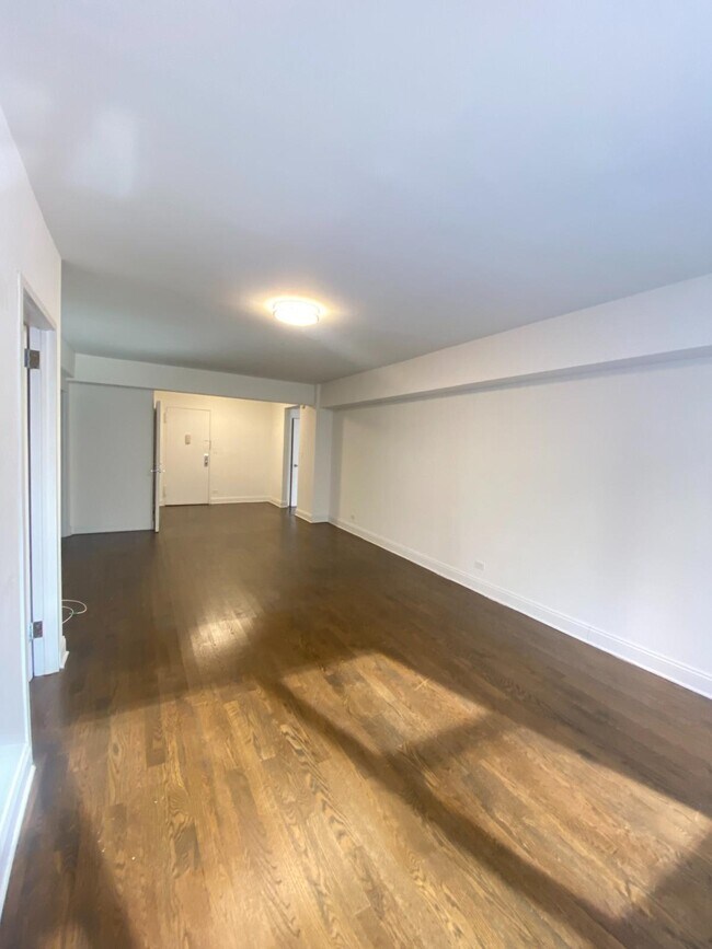 Foto del edificio - 157 E 57th St
