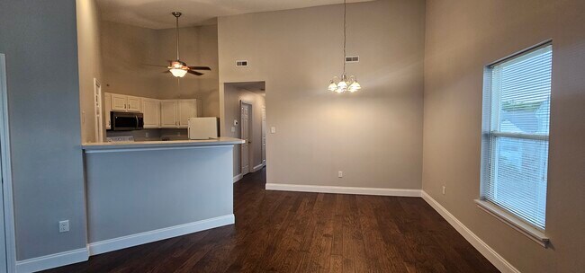 Foto del edificio - 145 Timber Creek Dr