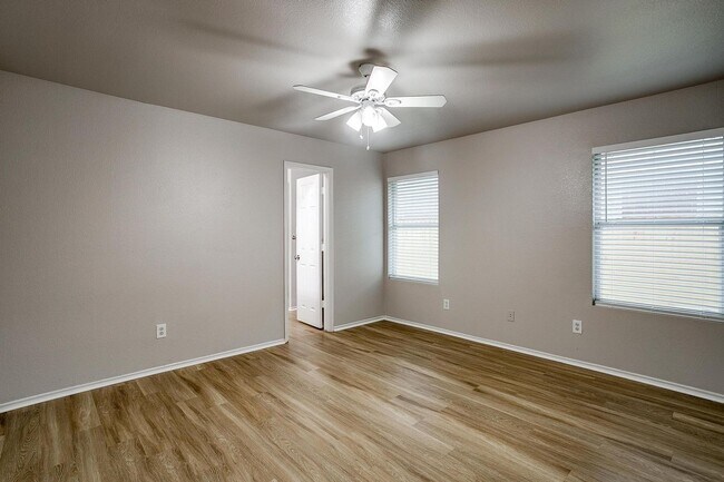 Foto del edificio - 2616 Castle Pines Dr