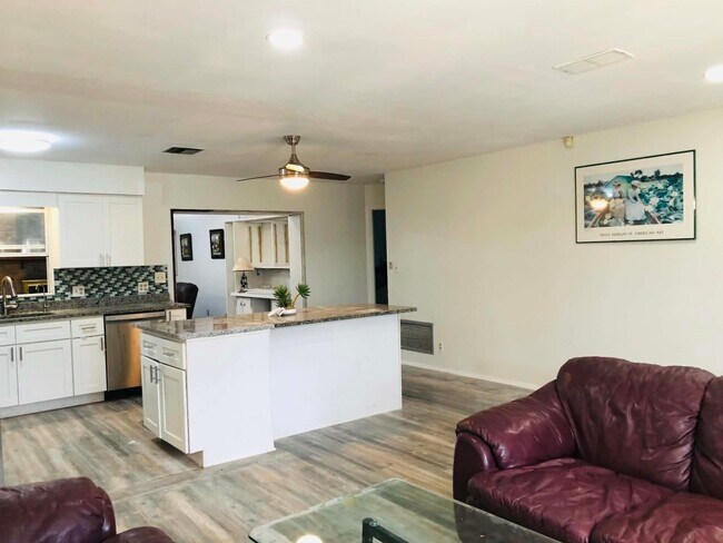 Foto del edificio - 14557 Apache Ave