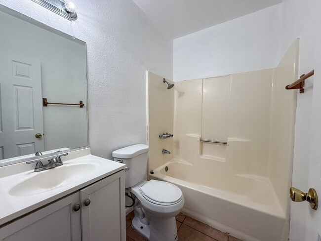 Building Photo - 73407 Sunnyvale Dr