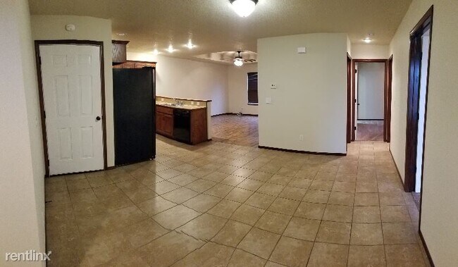 Building Photo - 2 br, 2 bath Apartment - 806 Wendy Ln