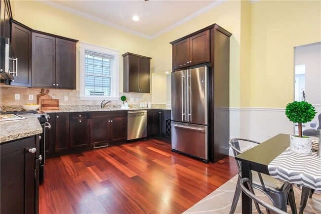 Building Photo - **Providence/ Eastside Fox Point - 2 bed 2...