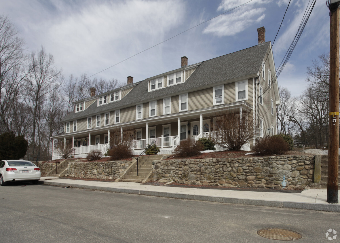 Building Photo - 164 Border St