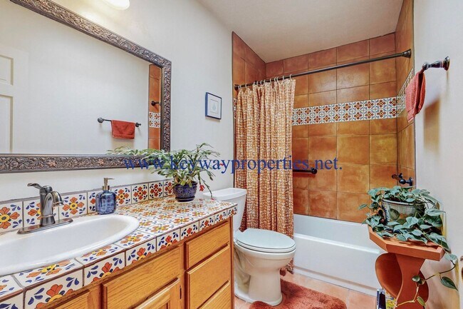Foto del edificio - Belen 4 Bedroom Home