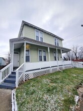 Building Photo - 164-166-166 S Cypress Ave