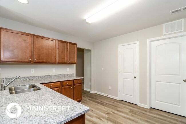 Foto del edificio - 2056 Bethany Trace Ln
