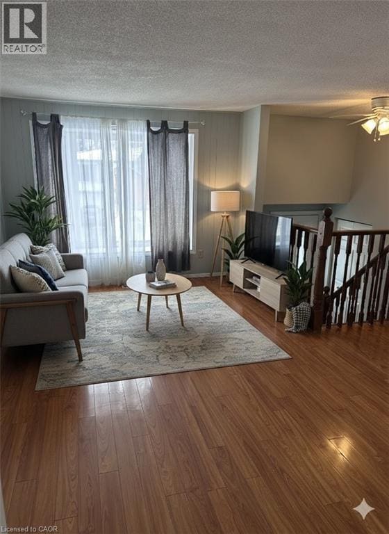 Photo du bâtiment - 656 Hillview Rd