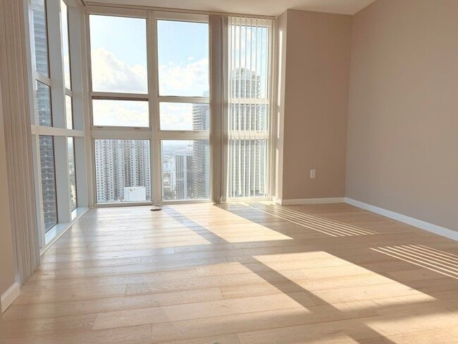 Building Photo - 951 Brickell Ave