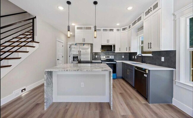 Foto del edificio - 4624 Mayflower St