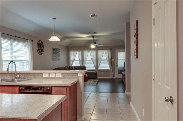 Foto del edificio - 708 Creekside Dr