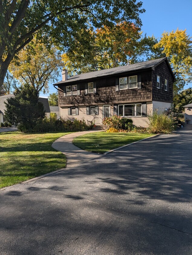 Foto principal - 324 Sunrise Ave