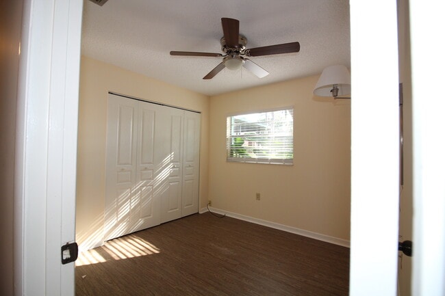 First bedroom. - 1536 SE 27TH ST, D