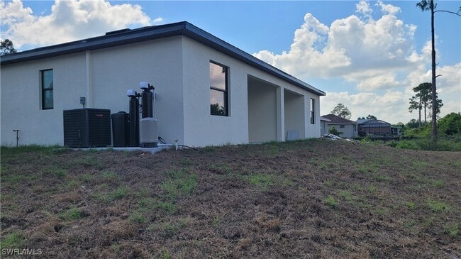 Building Photo - 4402 Golfview Blvd