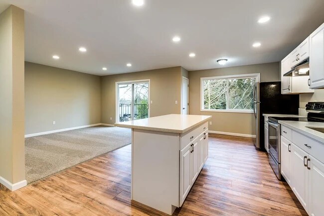 Building Photo - 3229 SE 92nd Ave