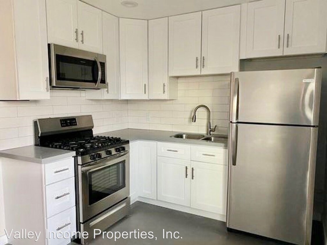 Primary Photo - 4223-4223 N 26th St