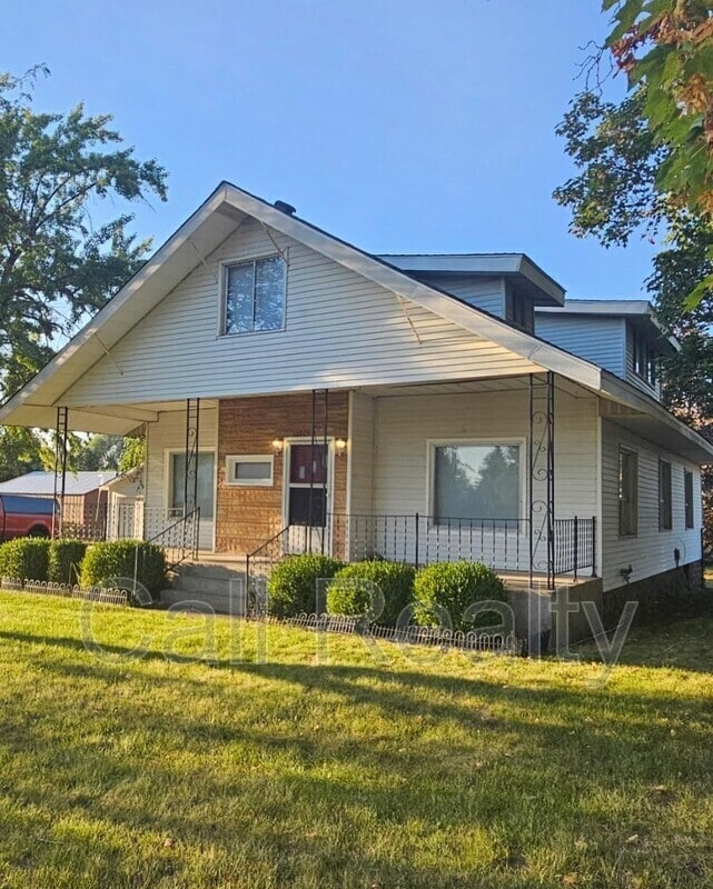 Building Photo - 12019 E Valleyway Ave