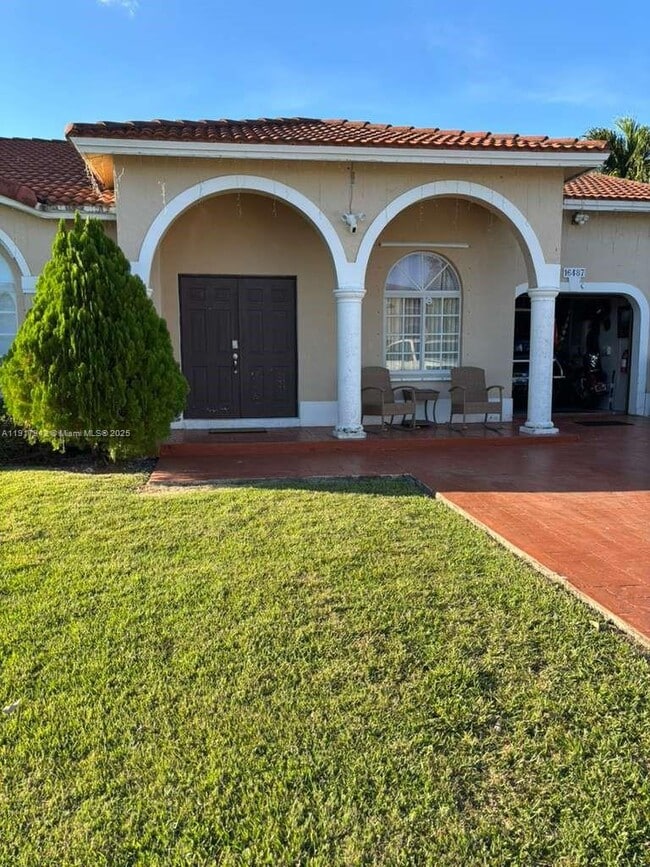 Foto del edificio - 16487 SW 56th Terrace