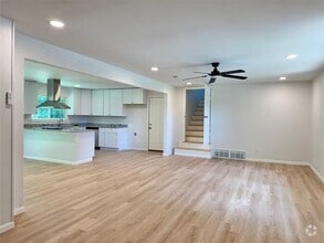 Building Photo - 1421 S Scullin Ave