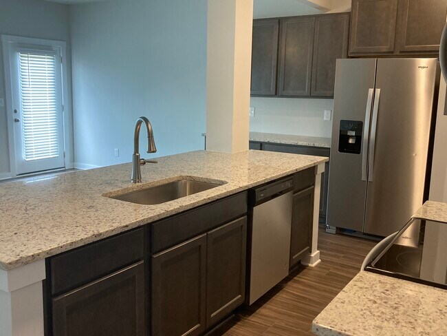 Foto del edificio - 6405 Cotton Creek Rd NW