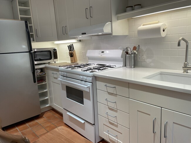 Foto del edificio - 3803 Yuma St NW