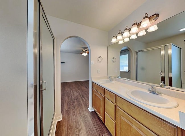 Building Photo - 261 Walton Dr