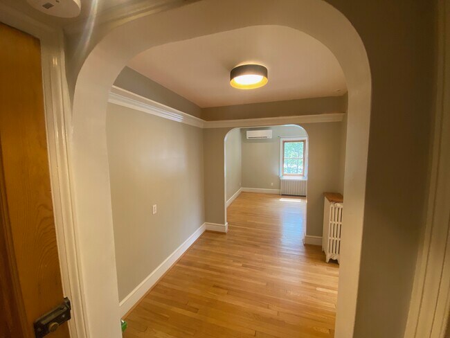 Foto del edificio - 909 E St SE