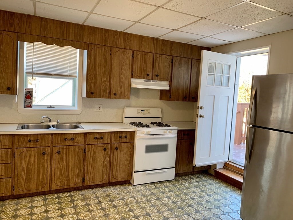 14 Winthrop Rd Unit 2, Chelsea, MA 02150 Apartment for Rent in Chelsea, MA