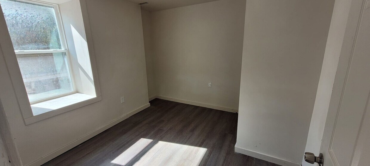 Building Photo - Larimer Units