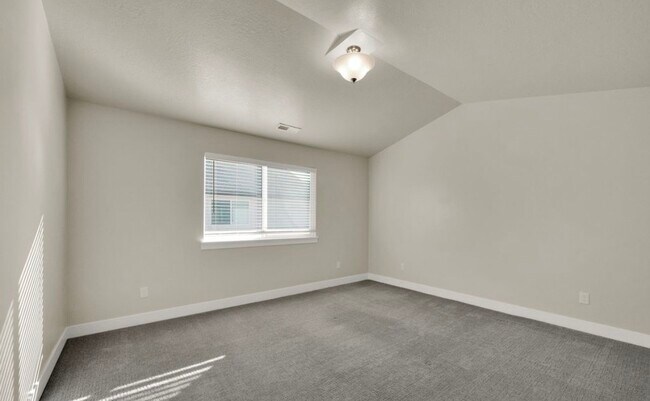 Foto del edificio - Vineyard Townhome