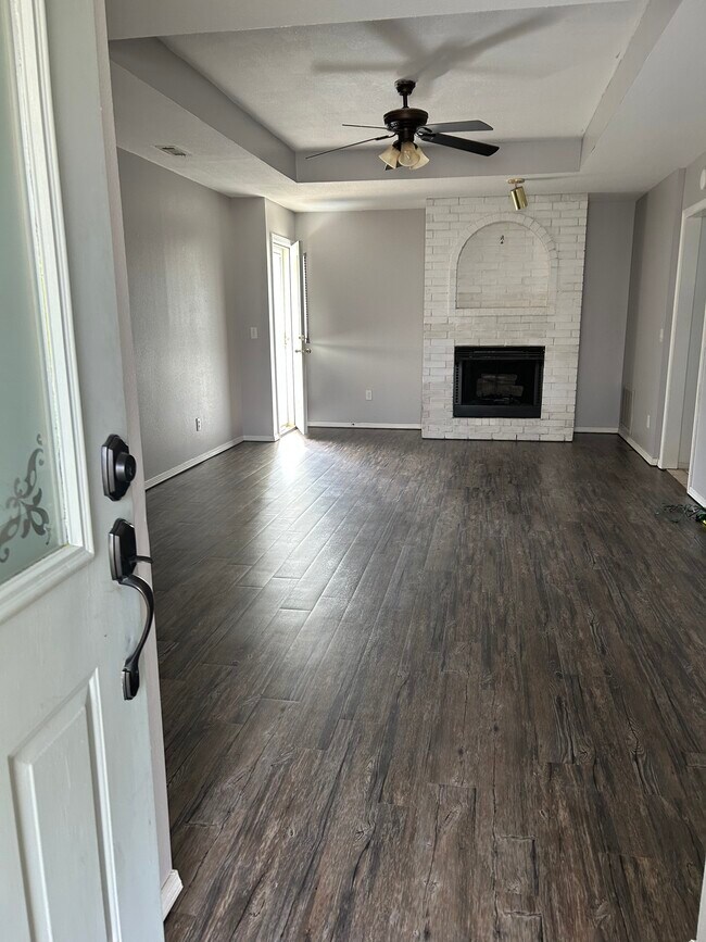 Photo - 5653 W Fountain St House