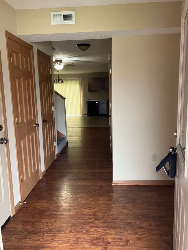 Building Photo - 1046 Laurel Tree Ct
