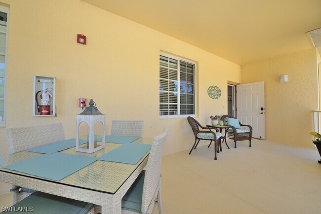 Foto del edificio - 19441 Cromwell Ct