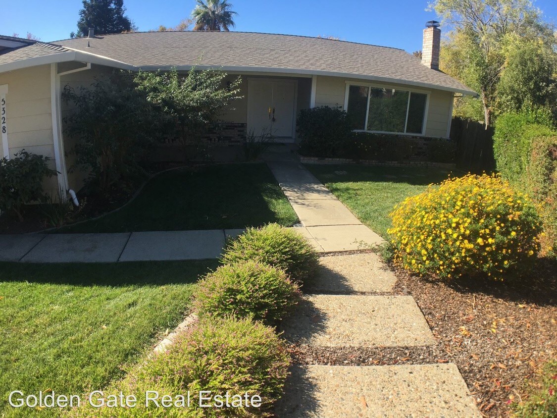 Foto principal - 4 br, 2 bath House - 5328 Meadow Wood Place